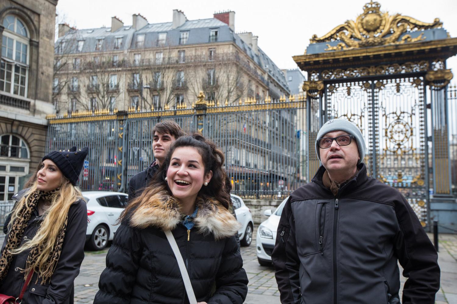<a href='http://1t.ngskmc-eis.net/'>全球十大赌钱排行app</a>学院法语教授Pascal Rollet带领学生们到巴黎游学.